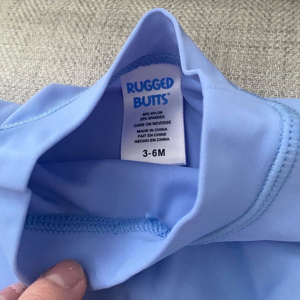 Rugged Butts Rash Guard and Trunks - Picture 3 of 3